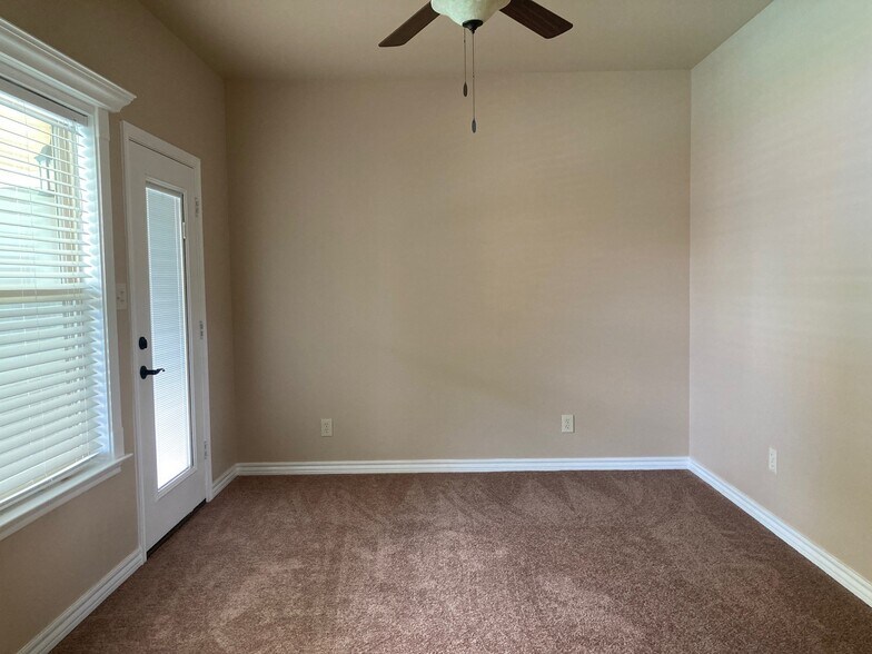 Building Photo - 216 Western Ave