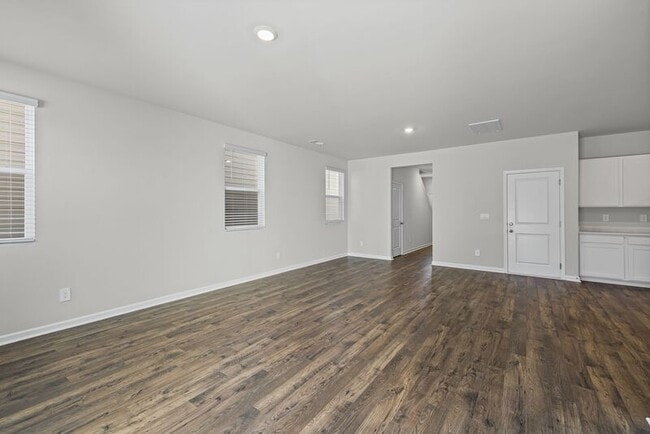 Building Photo - 4340 Oswin Dr