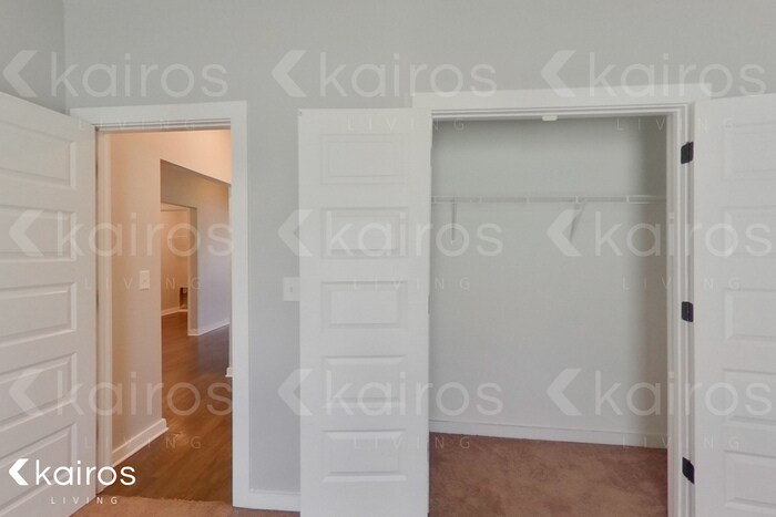 Building Photo - 7079 Shadesbrook Dr