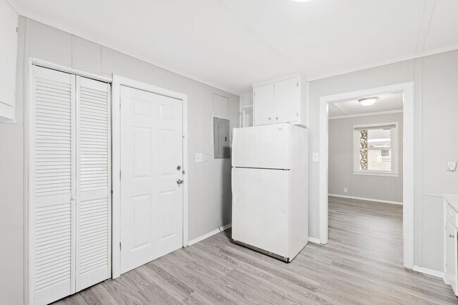 Building Photo - Charming 3BR Ranch Home Minutes from Downtown Smithfield!