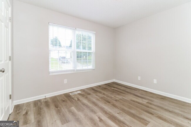 Building Photo - 205 Ashland Manor Dr