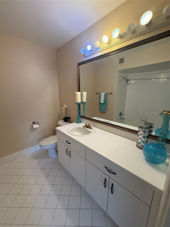 Building Photo - 3797 San Simeon Cir