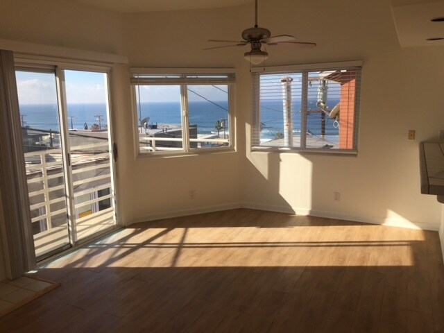 Building Photo - 215 Moonstone St