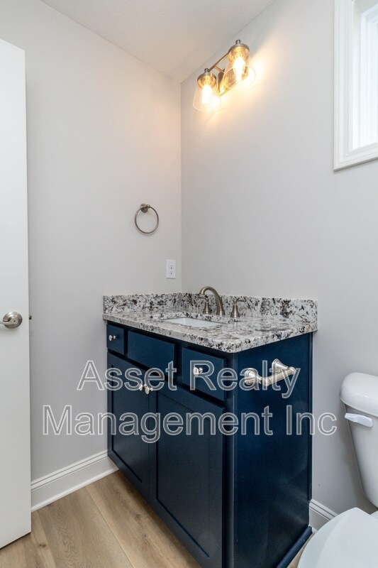 Building Photo - 1730 Silver Chapel Dr