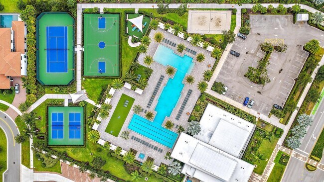 Building Photo - 12514 Gross Pointe Dr