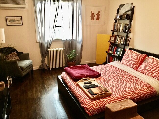 Building Photo - 2021 21st St