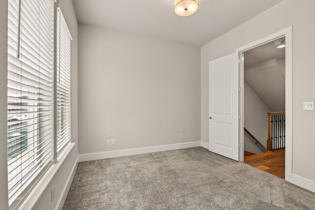 Building Photo - 8711 Oak Kolbe Ln