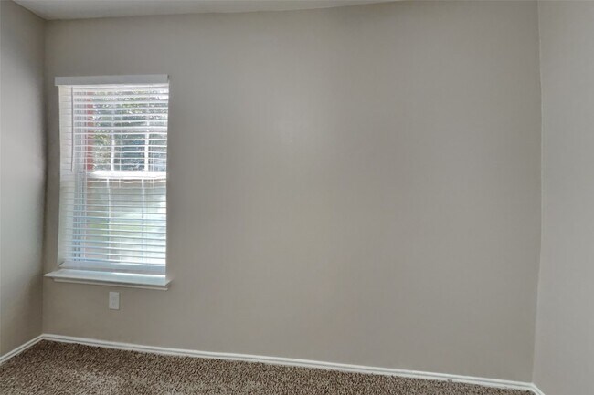 Building Photo - 15610 Manorford Ct