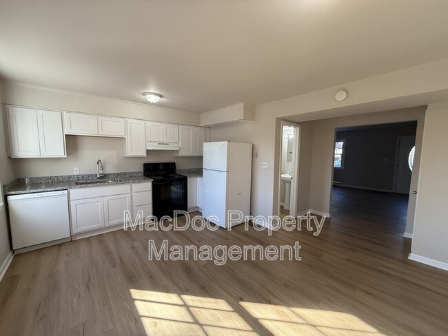 Building Photo - 534 Olde Greenwich Cir