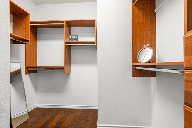 Building Photo - 3700 Linden Ave