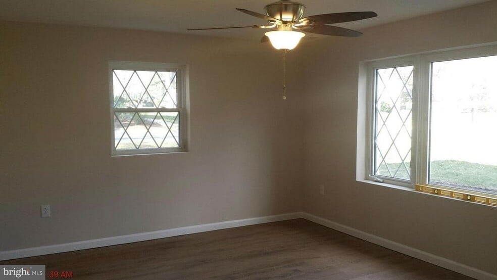 Building Photo - 9221 W Stayman Dr