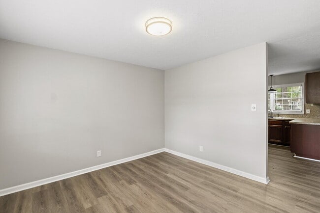 Building Photo - 10577 Thrasher Rd