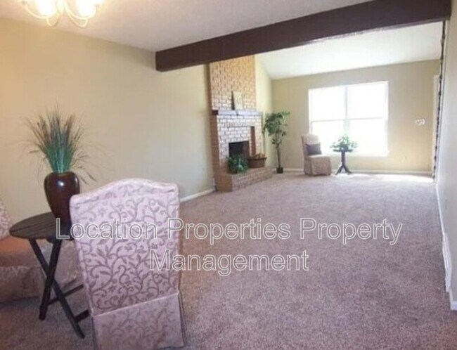 Building Photo - 740 S Avalon Cir