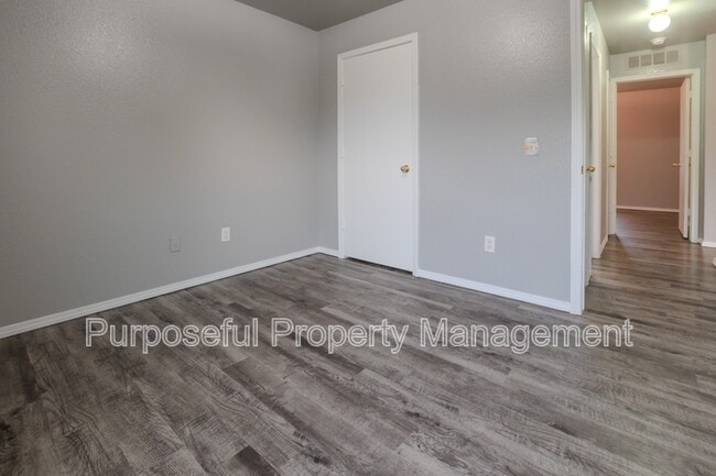 Building Photo - 414 Calla Lily Ln