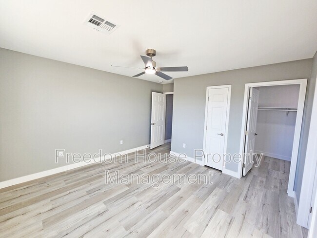 Building Photo - 831 Valiant Ave