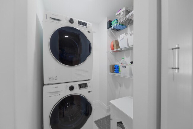 Building Photo - 3000 E Sunrise Blvd