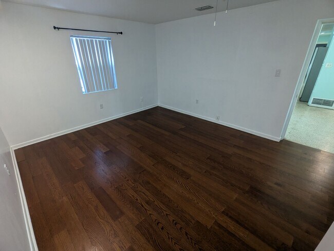 Building Photo - For Rent: 4 Bedroom, 3  Bathroom, Office/Den, Sunroom/Florida room, Large Shed, Huge backyard