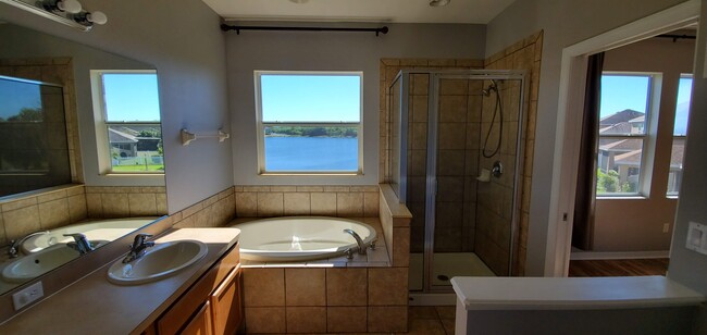 Building Photo - 811 Parker Den Dr