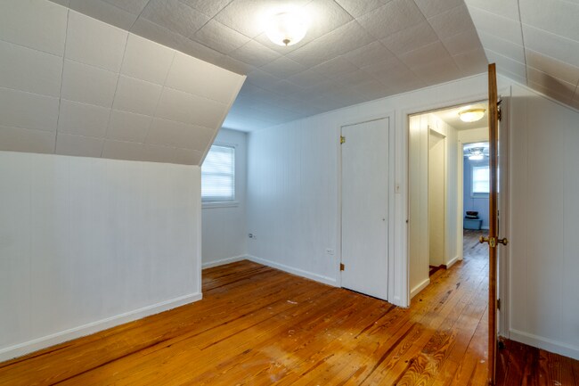 Building Photo - 1312 S 5th Ave