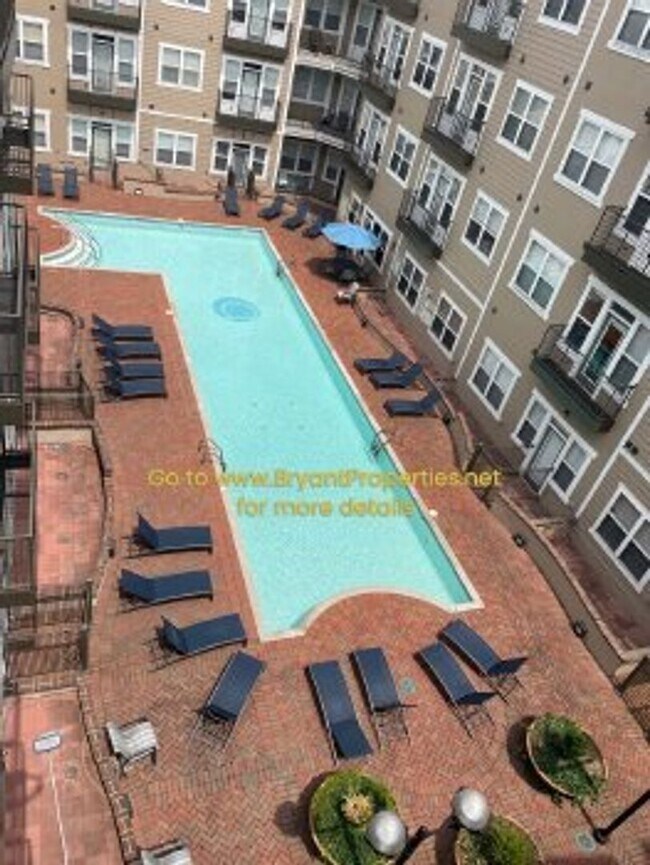 Building Photo - Bristol-West End