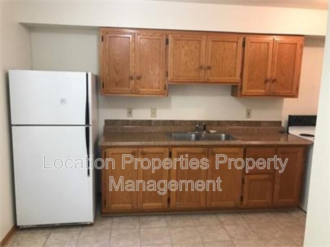 Building Photo - 945 Homewood St