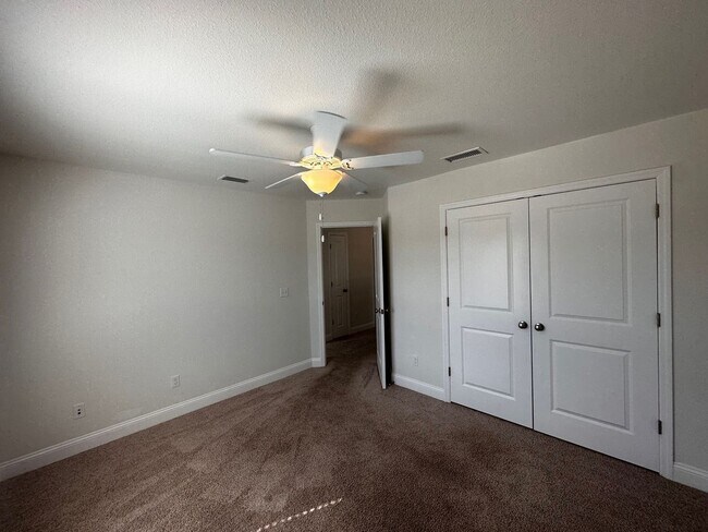 Building Photo - 2918 Fontana St