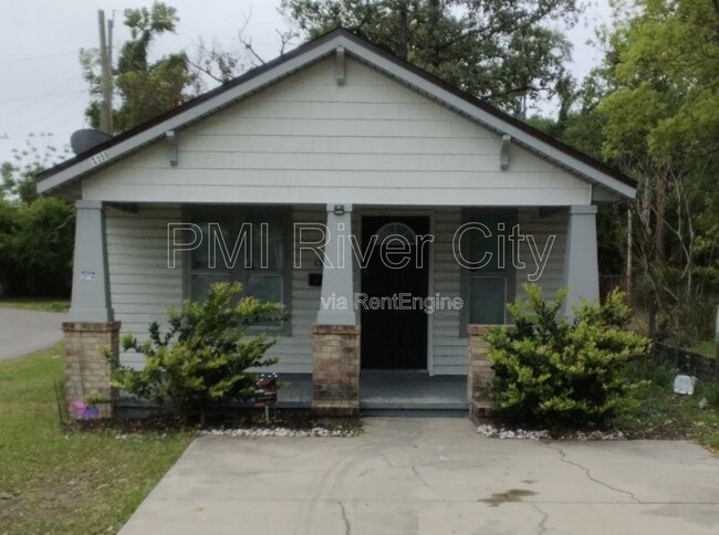 Building Photo - 1358 Prince St