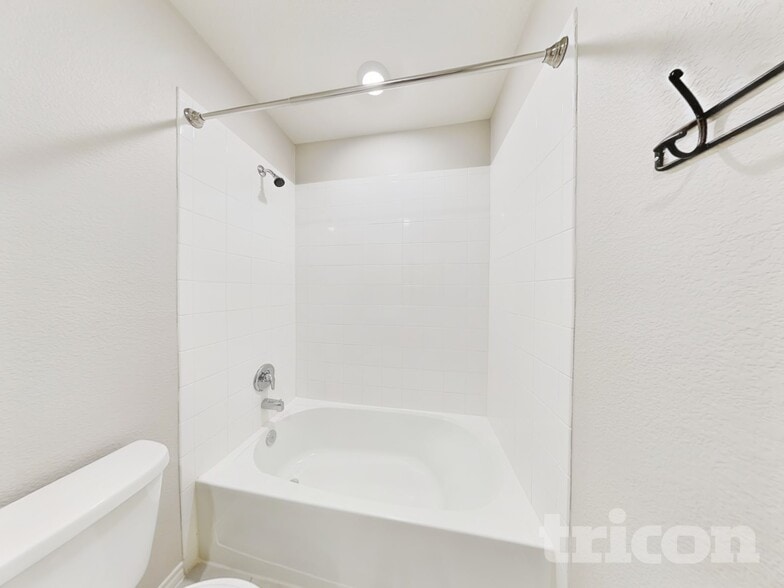 Building Photo - 3334 Everly Dr