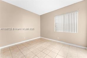 Building Photo - 1018 Twin Lakes Dr