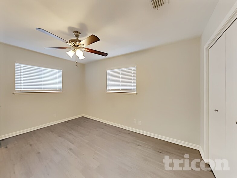 Building Photo - 902 Woodbrook St