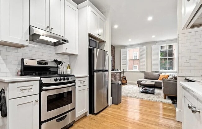 Building Photo - Secure This Beautiful Unit Today