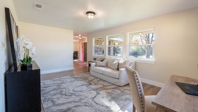 Building Photo - 1 Stafford Cir NE