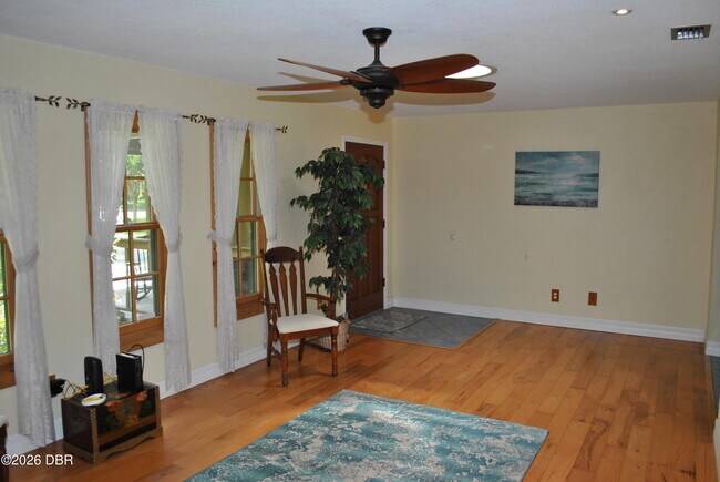 Building Photo - 5590 Lancewood Cir S