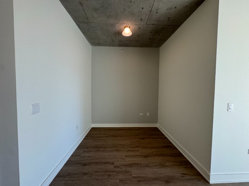 Building Photo - 167 N Desplaines St