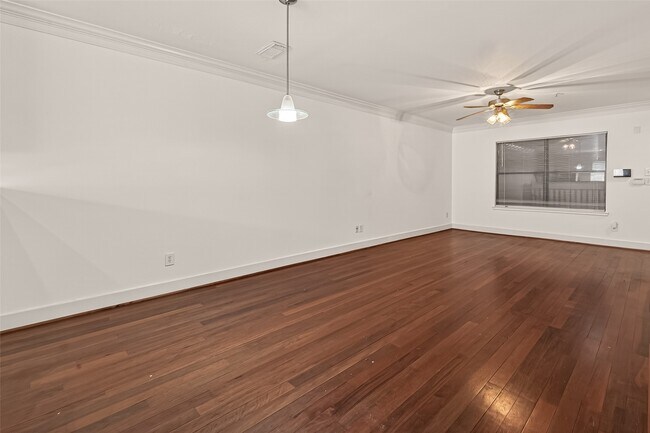 Building Photo - 1342 Rutland St