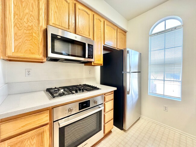 Building Photo - Great 1 bed/1 bath in the Mirabella commun...