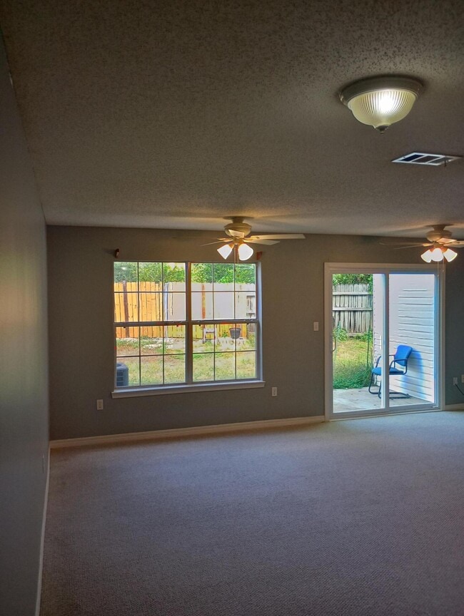 Building Photo - 129 Noblat Dr