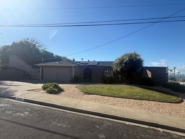 Building Photo - Remodeled 3 Bedroom Home with Bay Views + Stunning Backyard Patio