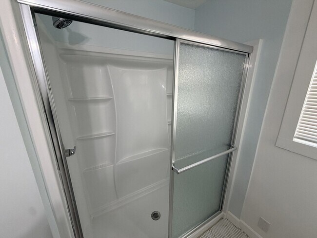 Building Photo - 311 3rd Ave NW