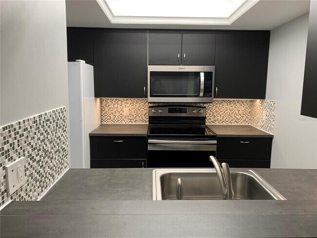 Building Photo - 5754 SW 8th Pl