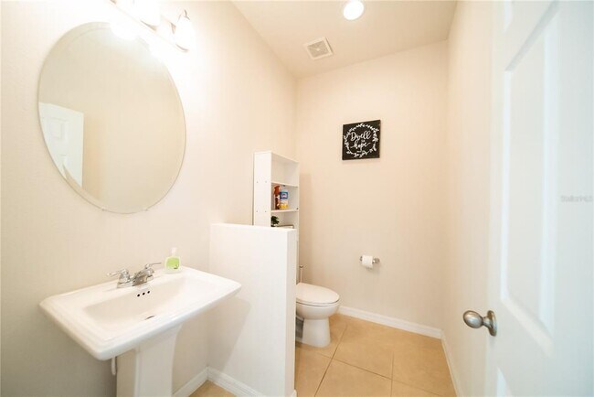 Building Photo - 980 Lakefront Village Dr