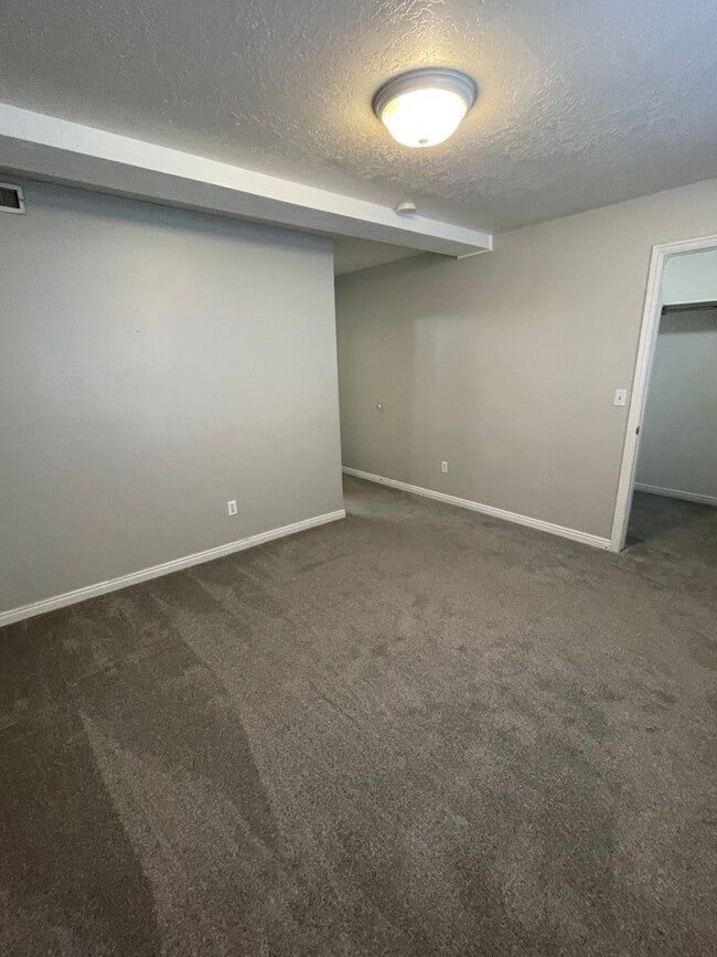 Building Photo - Willow Springs Condo