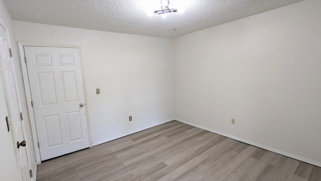 Building Photo - 7720 S Lakewood Ave