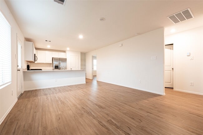 Building Photo - 913 Oak Mist Ln