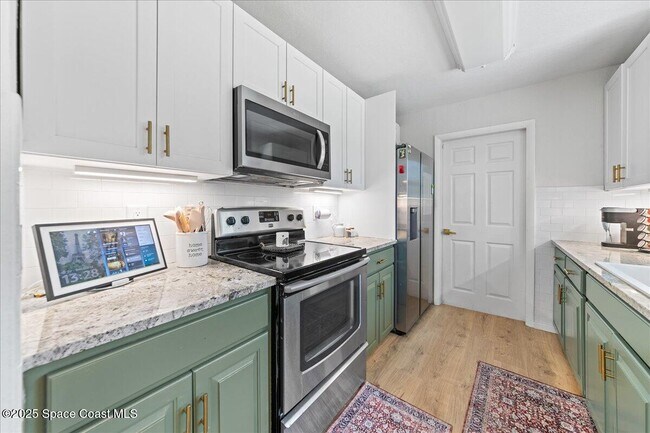 Building Photo - 160 Melaleuca Dr