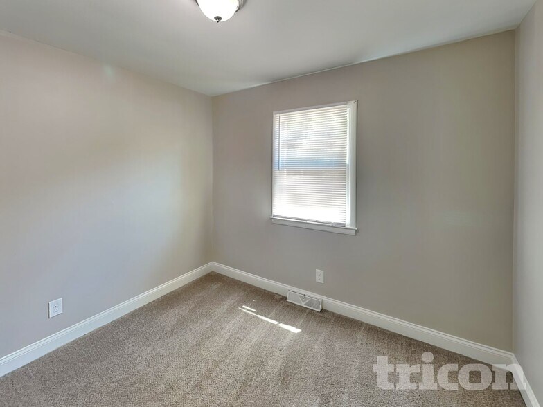 Building Photo - 6809 Cardigan Ave