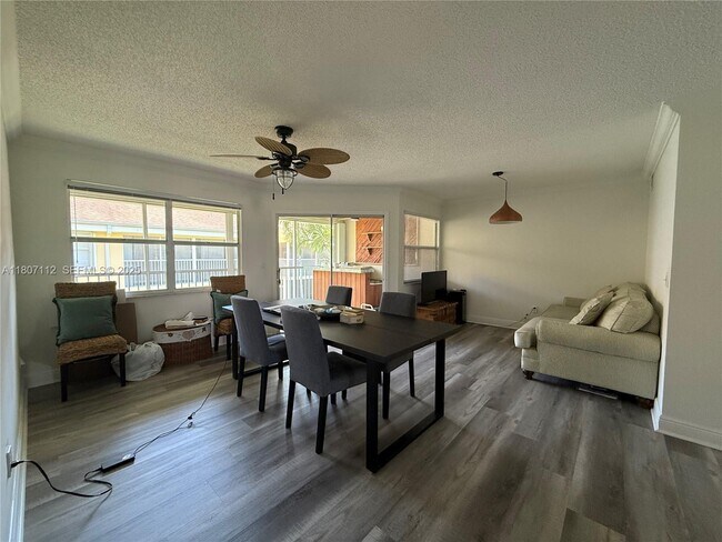 Building Photo - 2634 SE 21st Ct