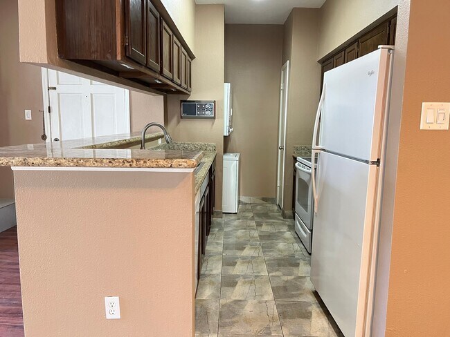 Building Photo - 2425 Augusta Dr