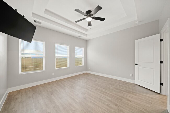 Building Photo - 507 Carl St