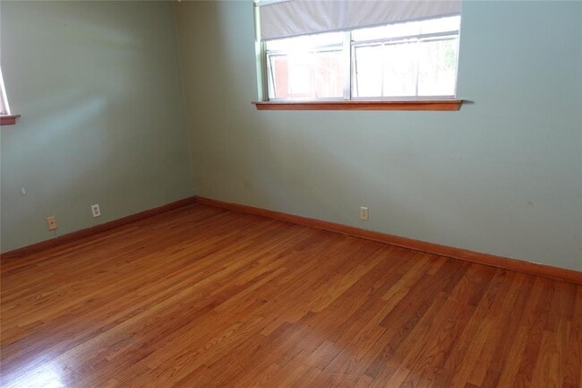 Building Photo - 918 Lehman St